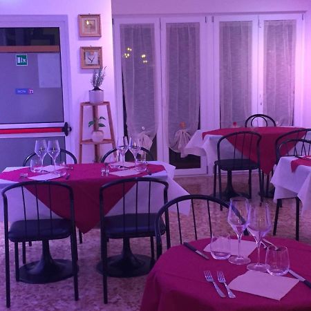 Hotel Del Ponte Cesate Екстер'єр фото